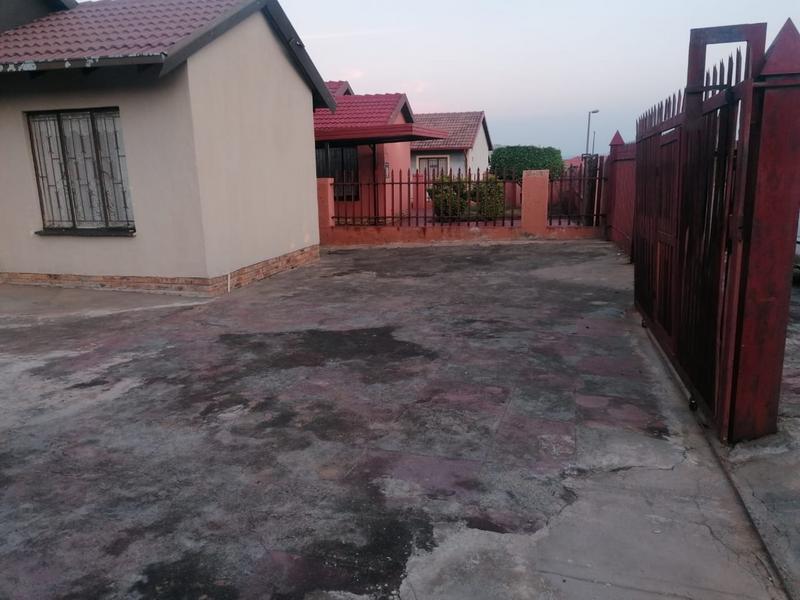 2 Bedroom Property for Sale in Tlhabane West North West